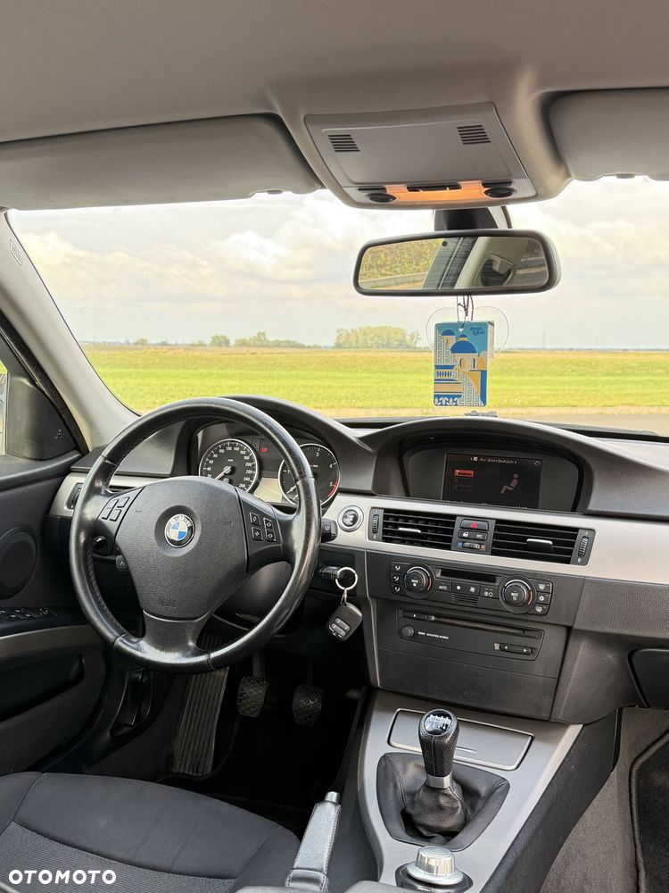 BMW Seria 3 318d - 9