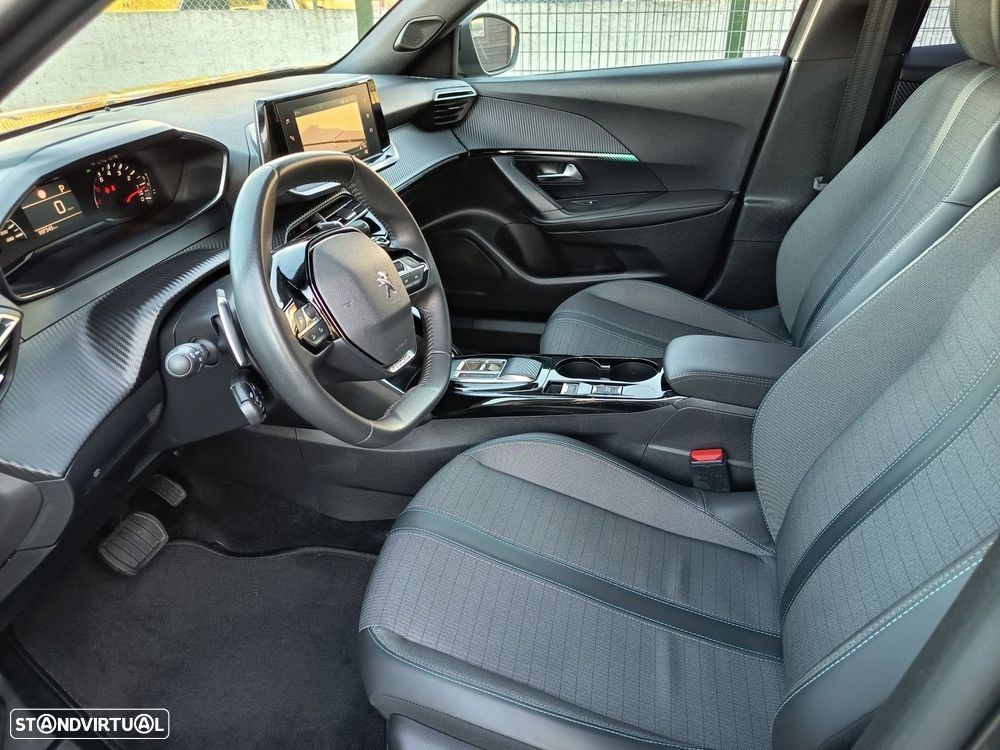 Peugeot 2008 1.2 PureTech Allure EAT8 - 12