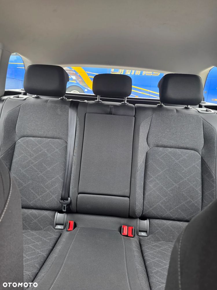 Volkswagen Golf 2.0 TDI Life - 35
