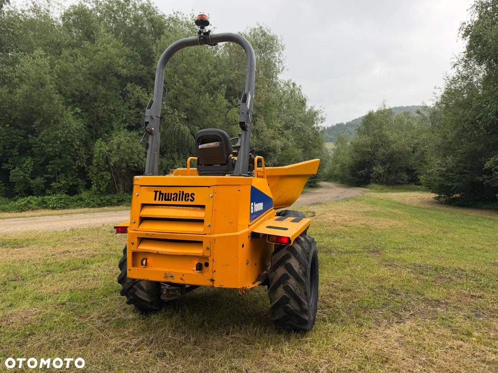 Thwaites MACH2026 Wozidło Budowlane Rolnicze 4x4. wózek z Obrotową Kolebą. 6 ton ładowność.  Silnik DEUTZ 80KM 4 cylindry. 2400 mtg. 2019 rok. Jazda Rewers 3prędkości. Maszyna jak Nowa z Norweskiego Gospodarstwa! Ani deka luzów i wycieków! Hydrostatic. Pełny Oryginał. Hamulce brzytwa. Serwisy w DEKRA. Maszyna Woziła lekkie ładunki. Praktycznie zerowe zużycie. Wielka Okazja. Wszystko w pełnym Oryginale. Opony Oryginał. Oświetlenie Fabryczne. Po serwisach. OKAZJA - 31