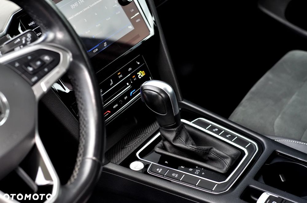 Volkswagen Passat 2.0 TDI EVO Elegance DSG - 21