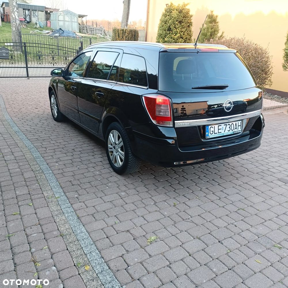 Opel Astra 1.7 CDTI DPF (119g) Innovation 110 Jahre - 10