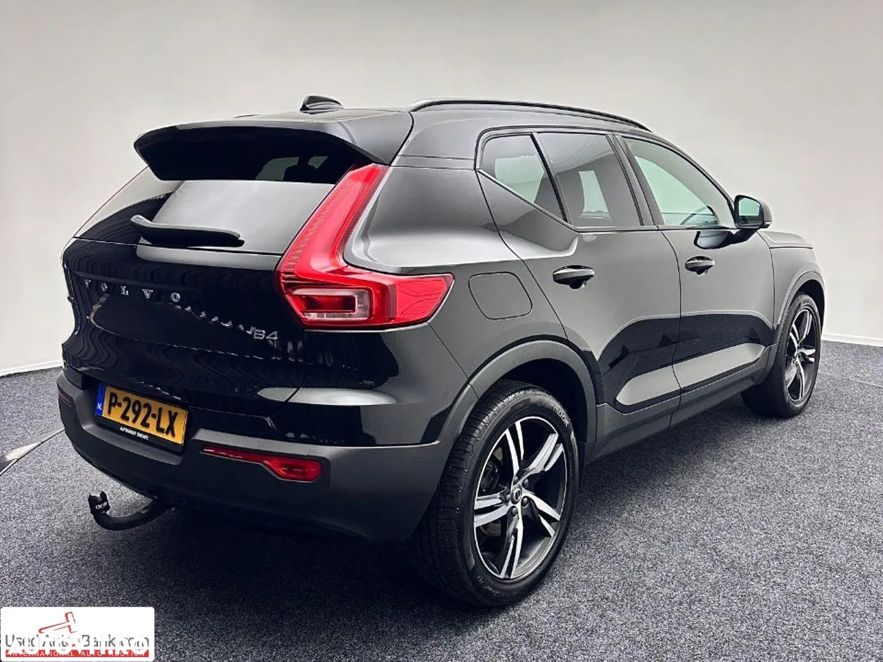 Volvo XC 40 B4 AT8 Mild Hybrid R-Design - 3