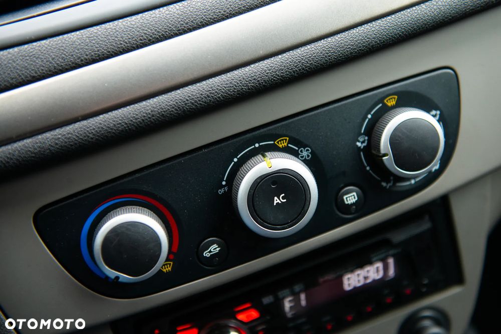 Renault Megane 1.6 16V 110 Dynamique - 31