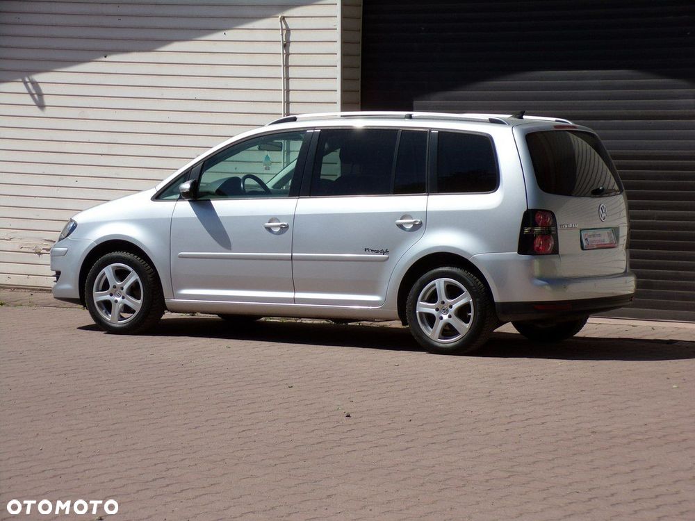 Volkswagen Touran - 14