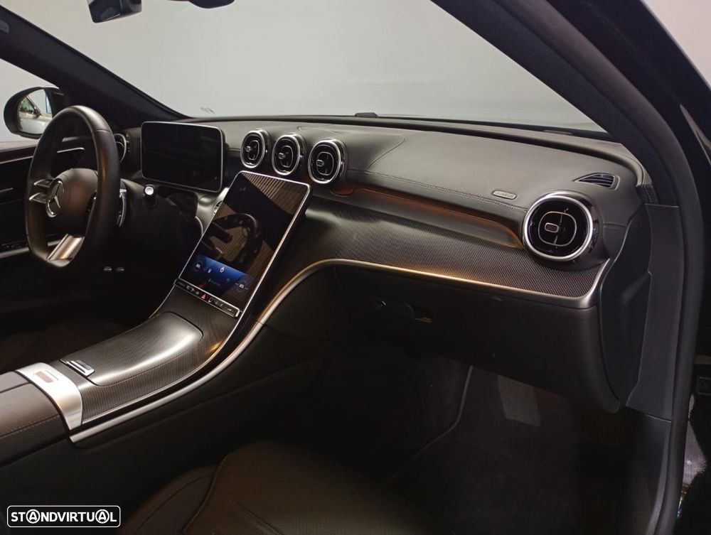 Mercedes-Benz C 300 e AMG Line — fotografia 16