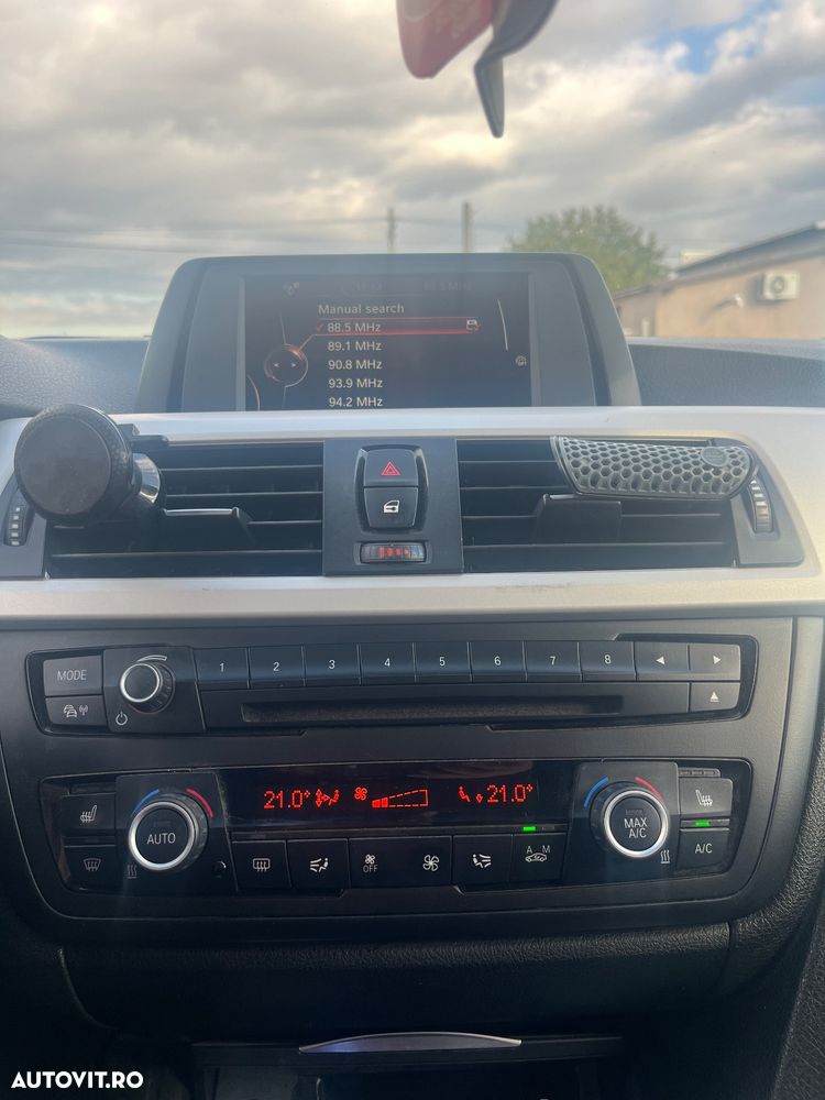 BMW Seria 3 320d EfficientDynamics Edition - 10