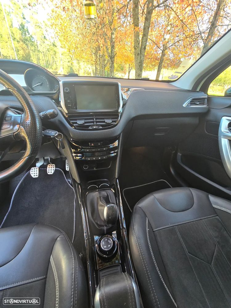 Peugeot 2008 PureTech 110 Stop&Start Crossway - 25