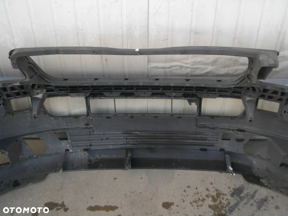 Zderzak przedni VW Volkswagen Transporter T5 2003-2009 przed liftingiem - 8