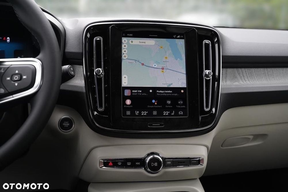 Volvo XC 40 B3 Plus Dark - 19
