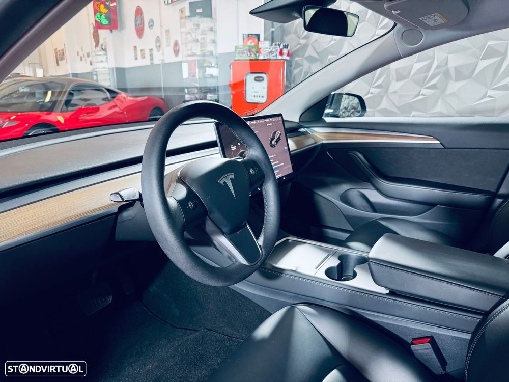 Tesla Model 3 - 29