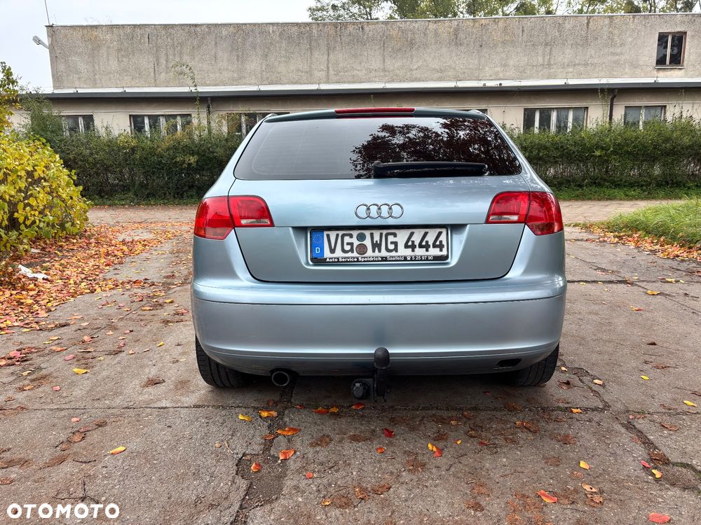 Audi A3 Sportback 1.6 FSI Attraction - 6
