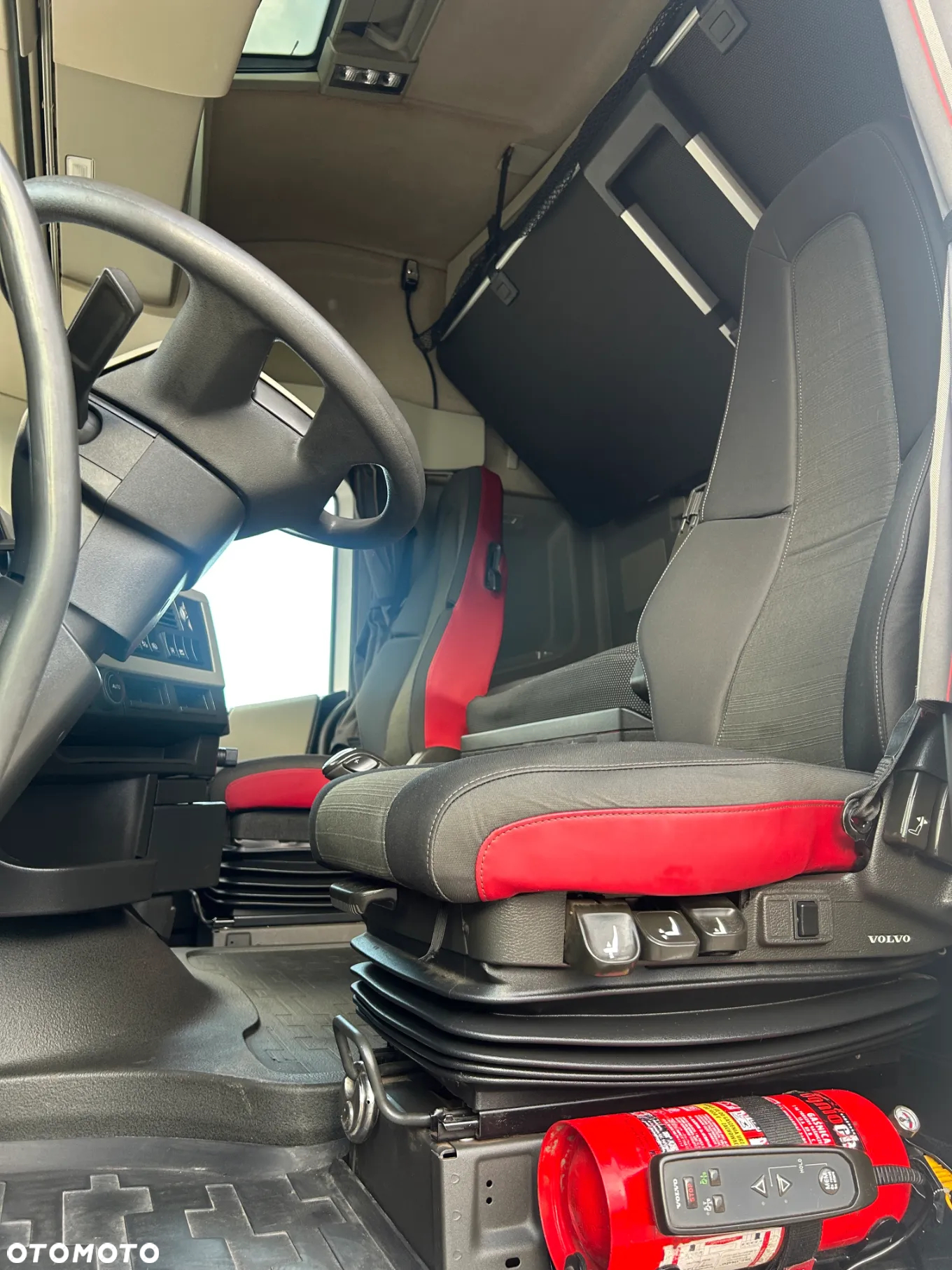 Volvo FH 460 GAZ LNG + DIESEL / PRZEBIEG TYLKO 557 767 KM / 2019 ROK !! - 23