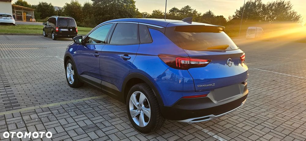 Opel Grandland X 1.2 Start/Stop Automatik Business Edition - 2