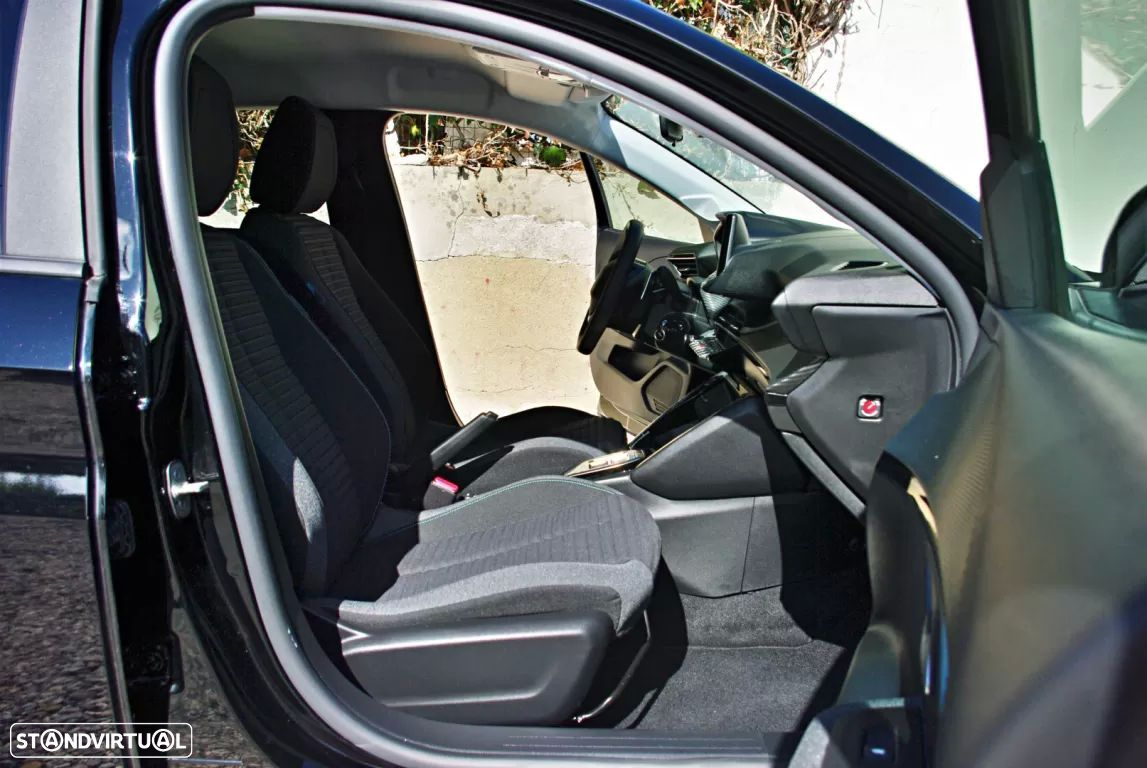 Peugeot 208 - 19