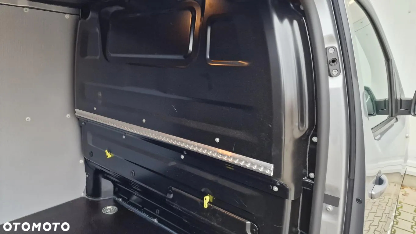 Opel Vivaro Extra Long - 18