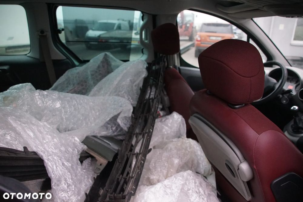 Auto na części - Citroen Berlingo II Multispace 1.6 VTI 120 KM 5F01 20DP56 KGP 2010R Silnik Skrzynia Drzwi Lusterko Zderzak Klapa Lampa Klamka Szyba Relingi Deska Kokpit Sterownik Moduł Czujnik Licznik Panel Wyświetlacz Kierownica - 17