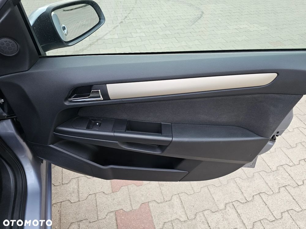 Opel Astra 1.6 Design Edition - 18
