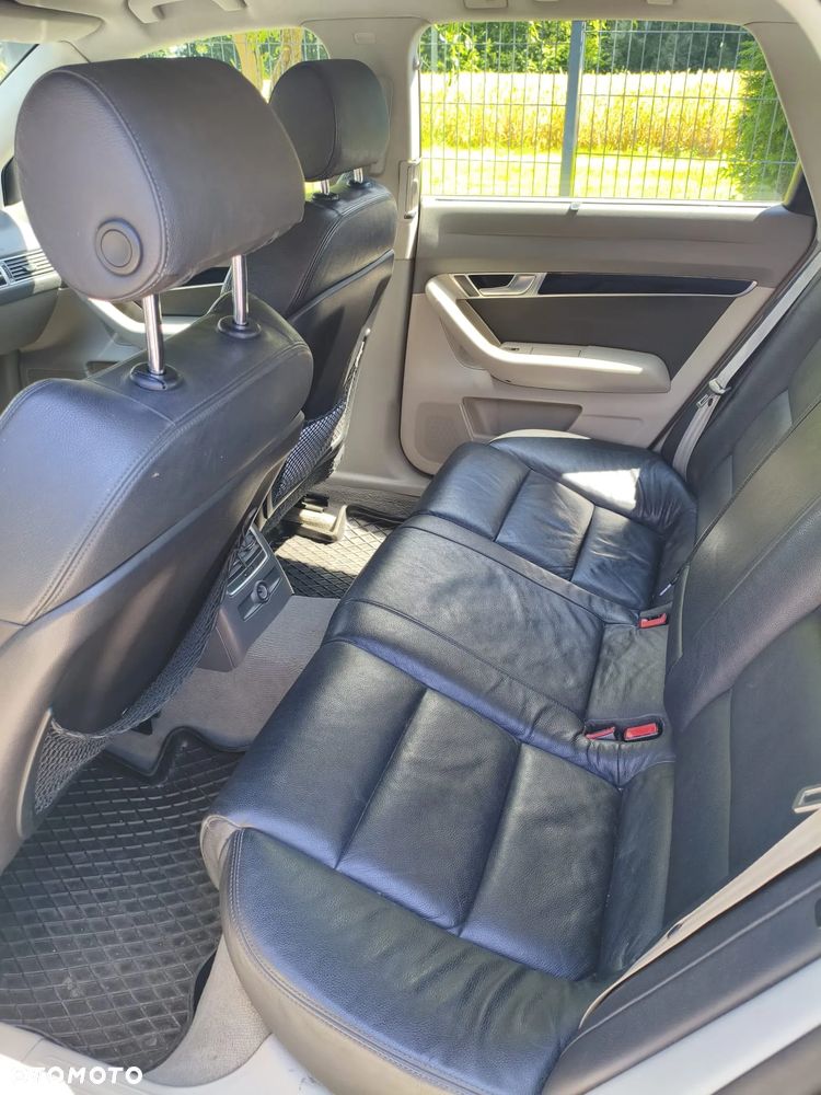 Audi A6 Avant 2.4 - 12