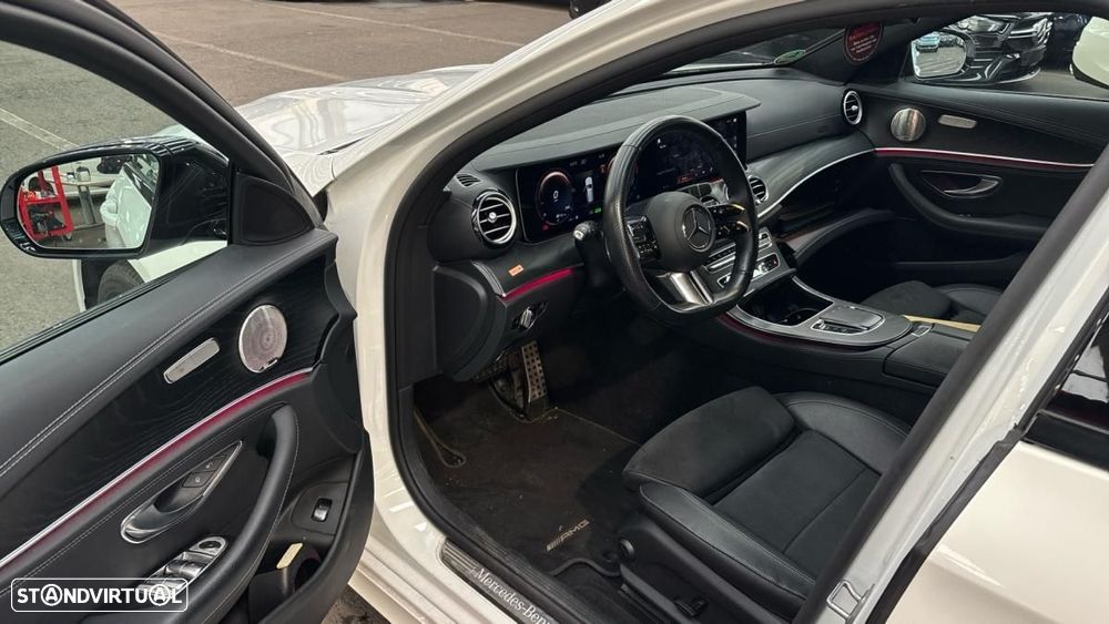 Mercedes-Benz E 300 de 4Matic 9G-TRONIC AMG Line - 4