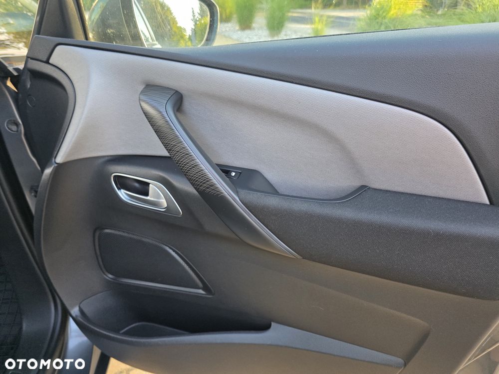 Citroën C4 Grand Picasso - 16