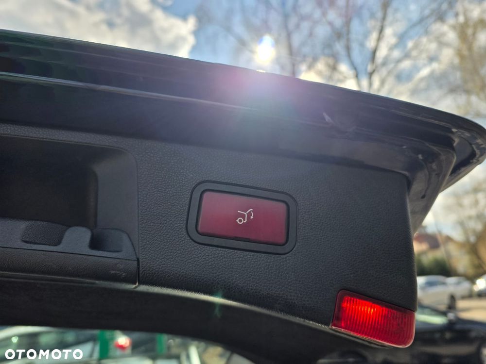 Mercedes-Benz Klasa E 350 CDI DPF BlueEFFICIENCY 7G-TRONIC Avantgarde - 25