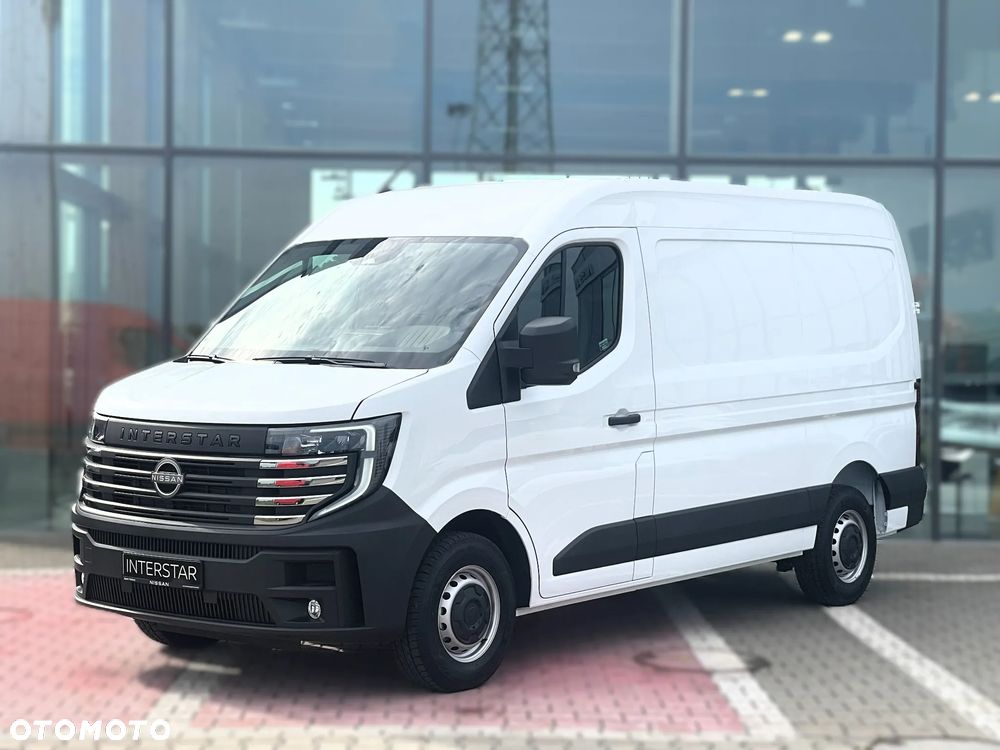 Nissan Interstar - 1