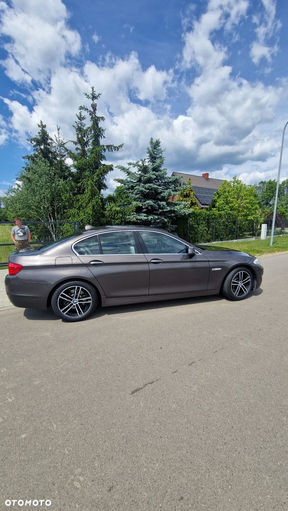 BMW Seria 5 525d - 8