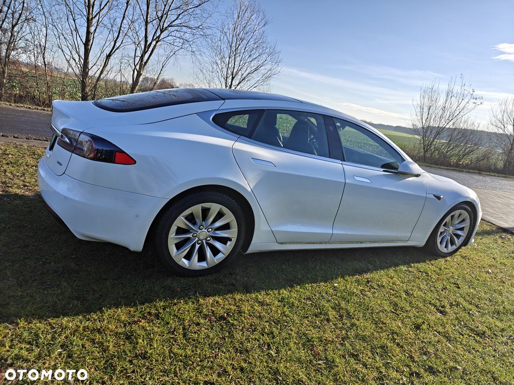 Tesla Model S Long Range Plus - 8