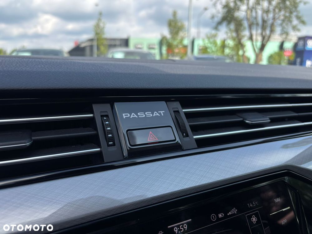 Volkswagen Passat - 30