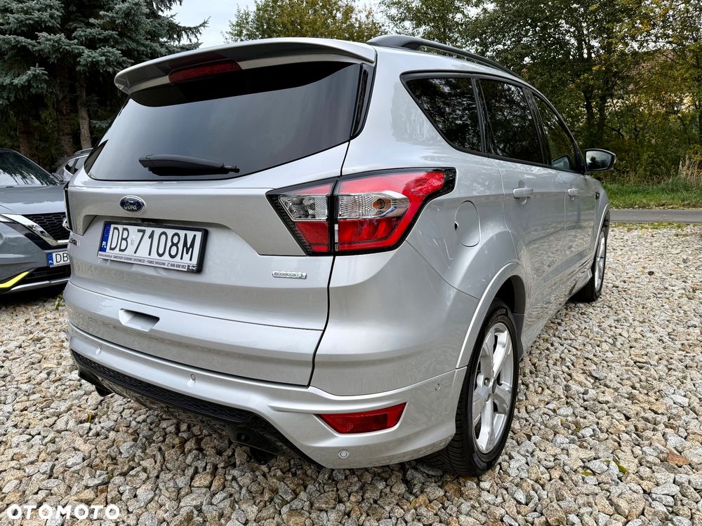 Ford Kuga 1.5 EcoBoost 2x4 ST-Line - 5