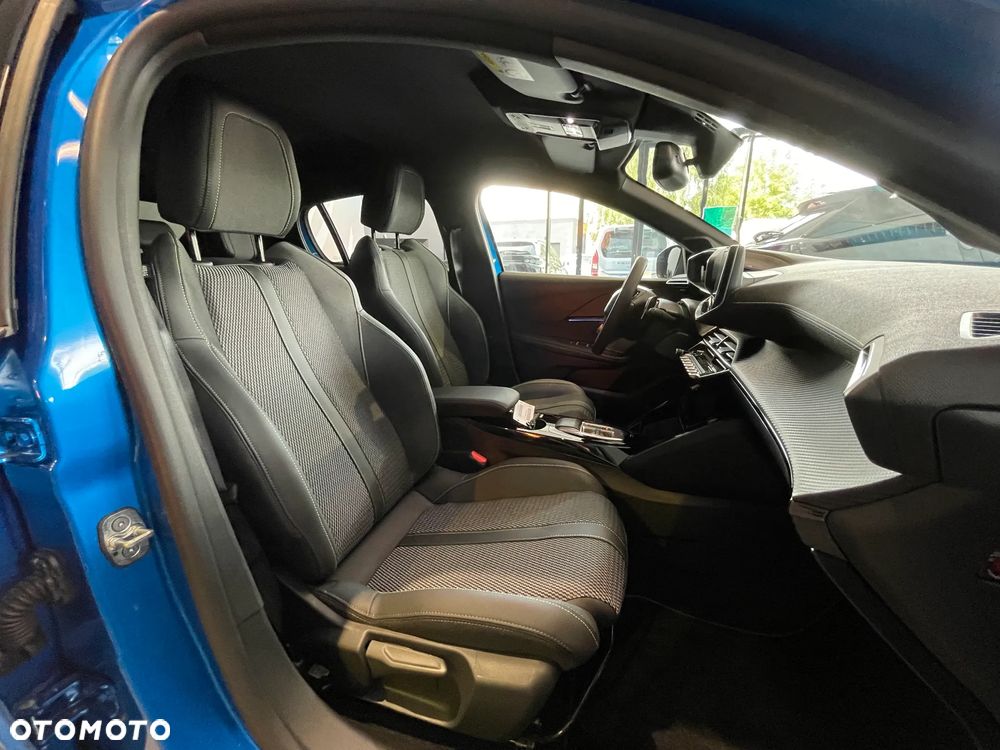 Peugeot 208 1.2 mHEV GT - 26