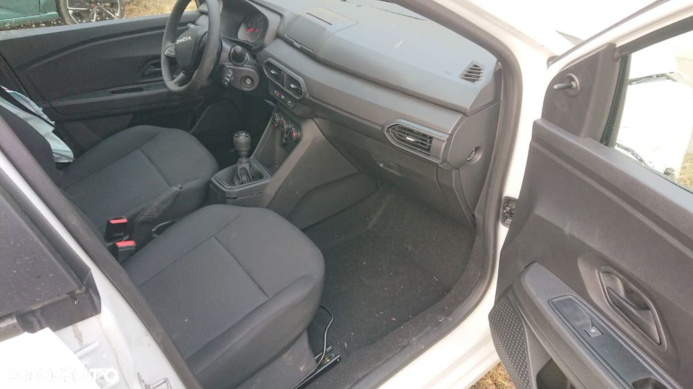 Dacia Sandero - 7