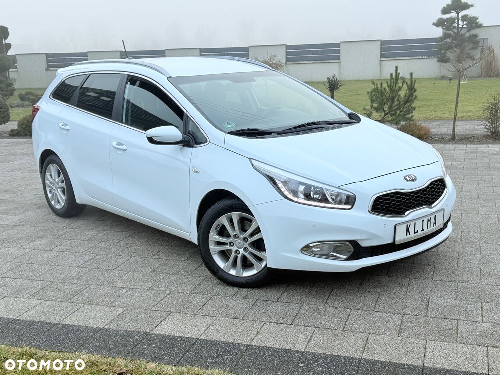 Kia Ceed 1.6 GDI Fifa World Cup Edition - 23
