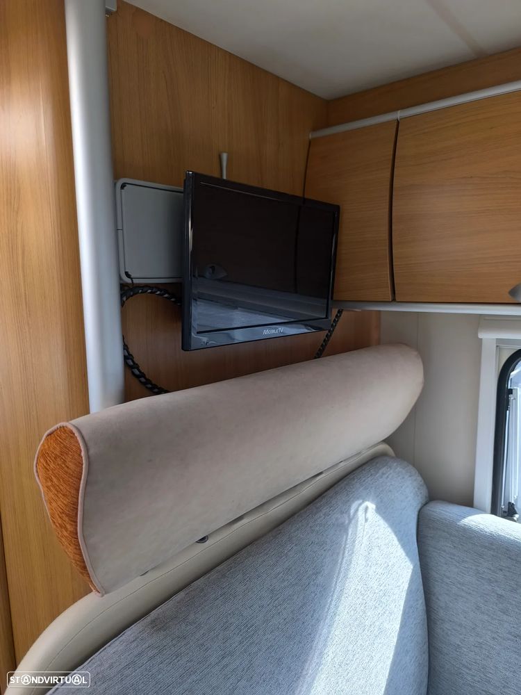 Burstner Nexxo Cama central apenas 6.8M - 15