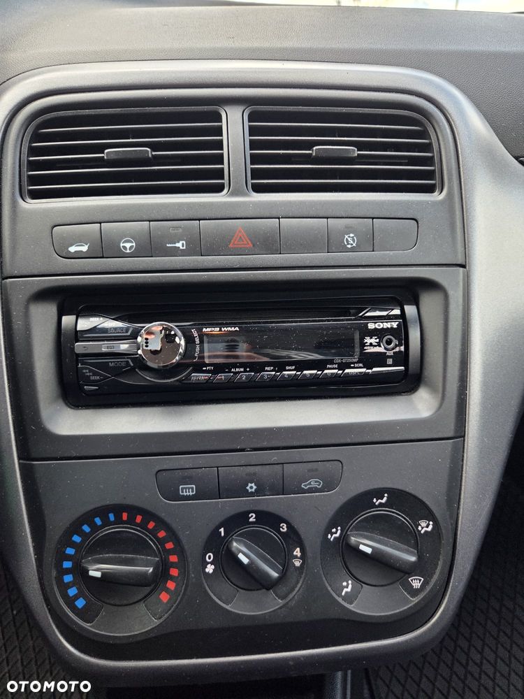 Fiat Grande Punto Actual 1.2 8V Estiva - 12