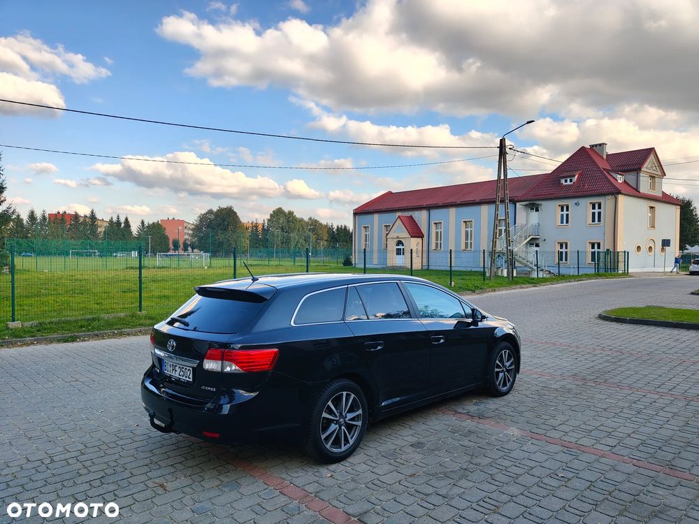 Toyota Avensis Combi 1.8 Executive - 3