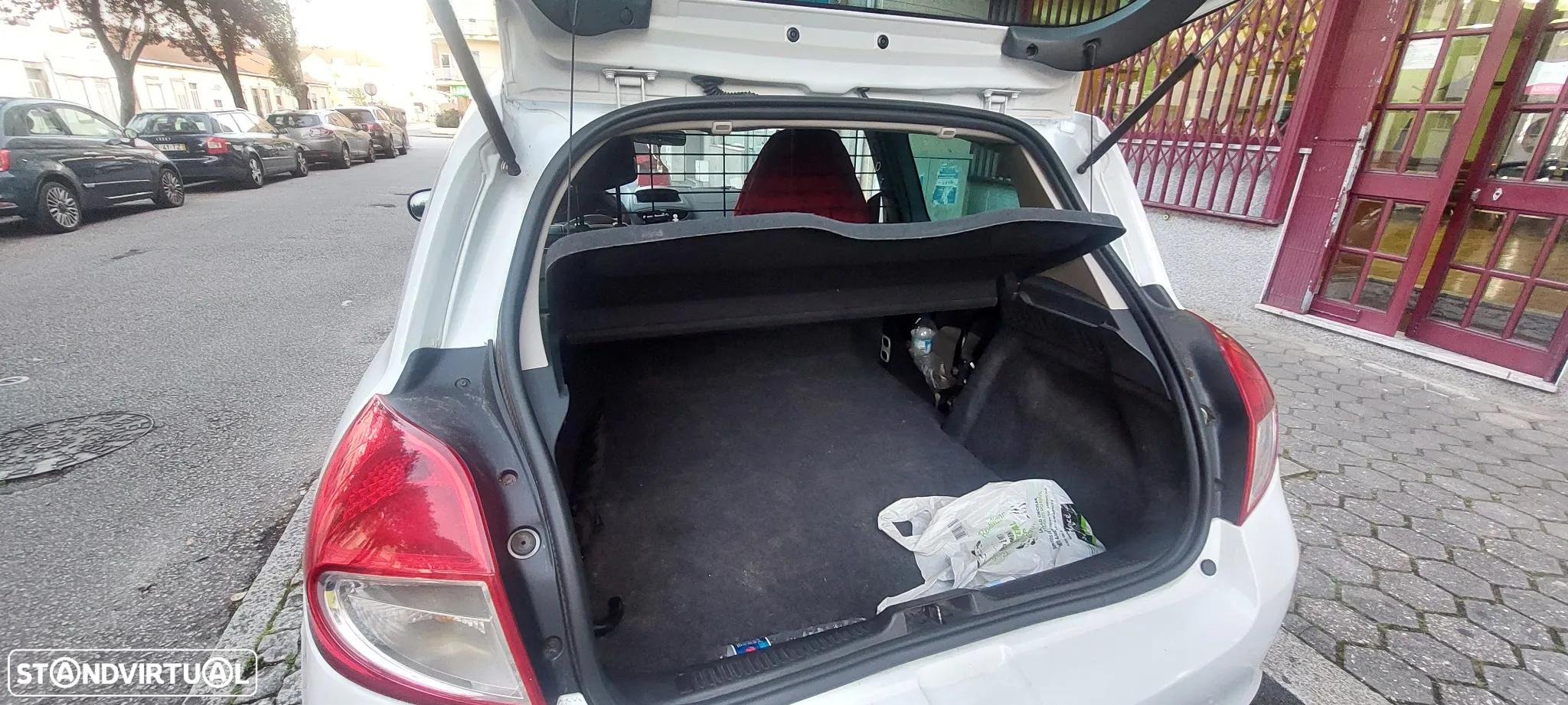 Renault clio - 10