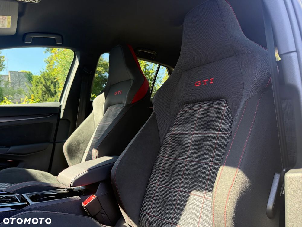Volkswagen Golf - 12
