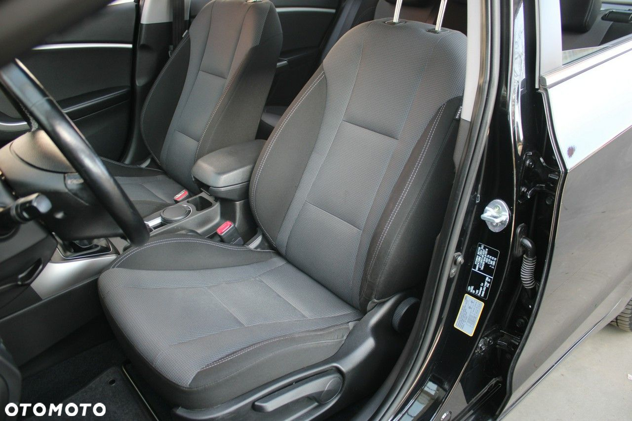 Hyundai i30 1.6 Premium - 11