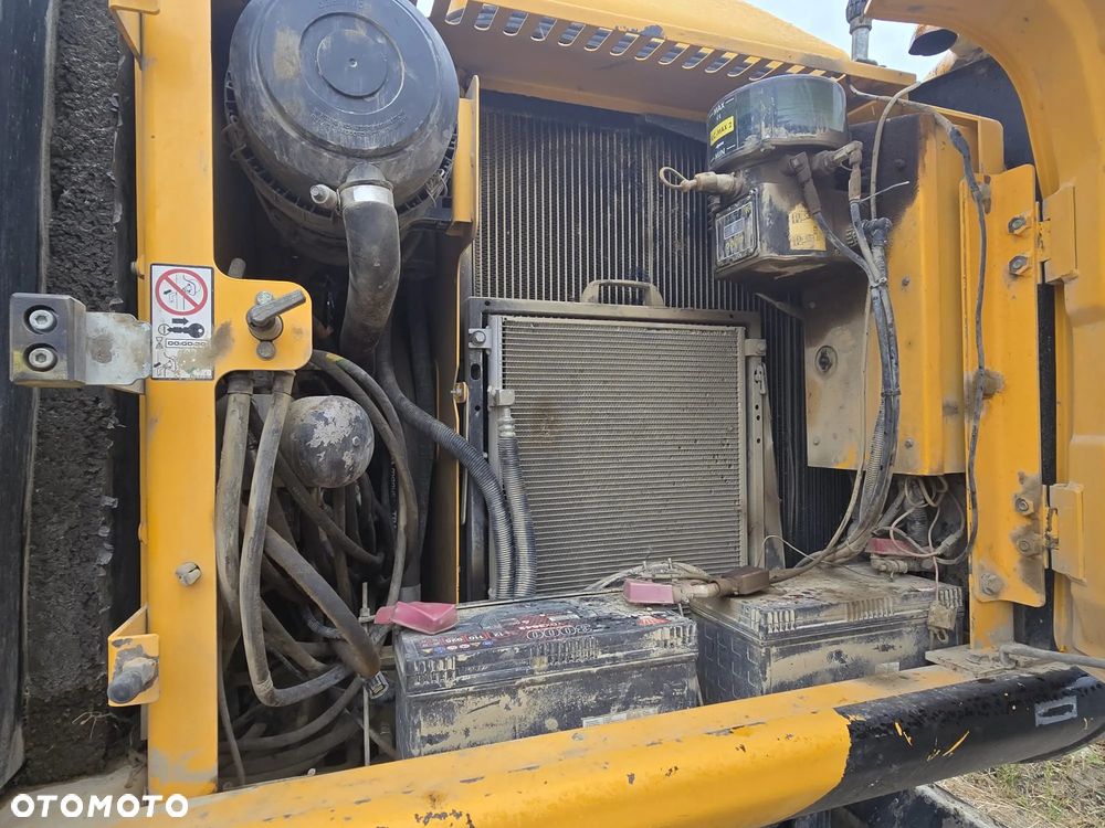 JCB JS145 W - 11