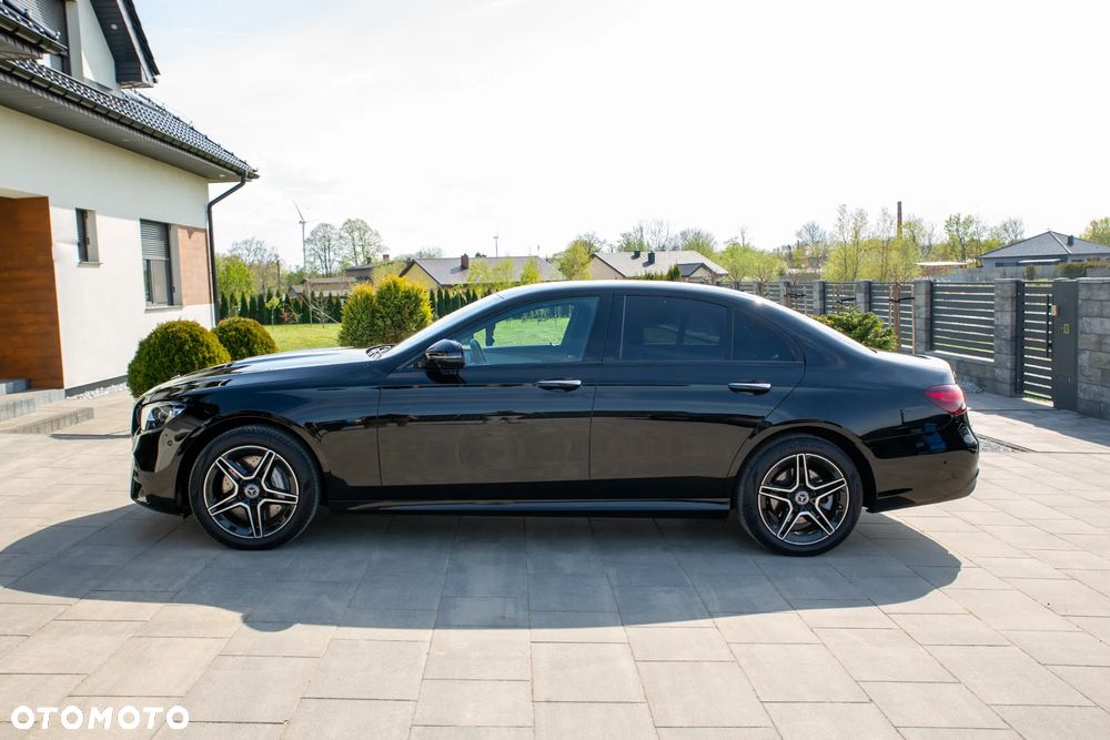 Mercedes-Benz Klasa E 300 4Matic 9G-TRONIC AMG Line - 3