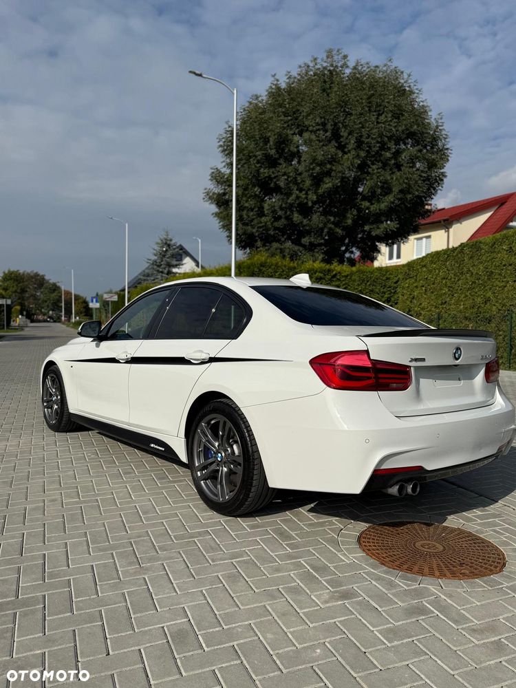 BMW Seria 3 330i xDrive M Sport - 3