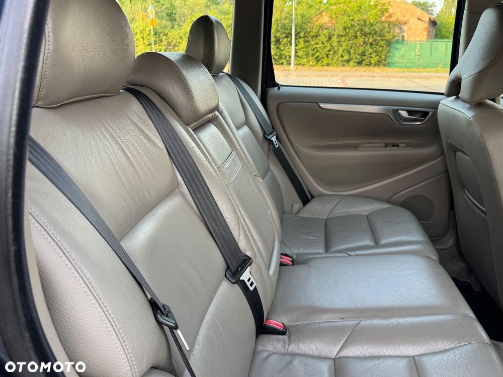 Volvo V70 D5 - 25