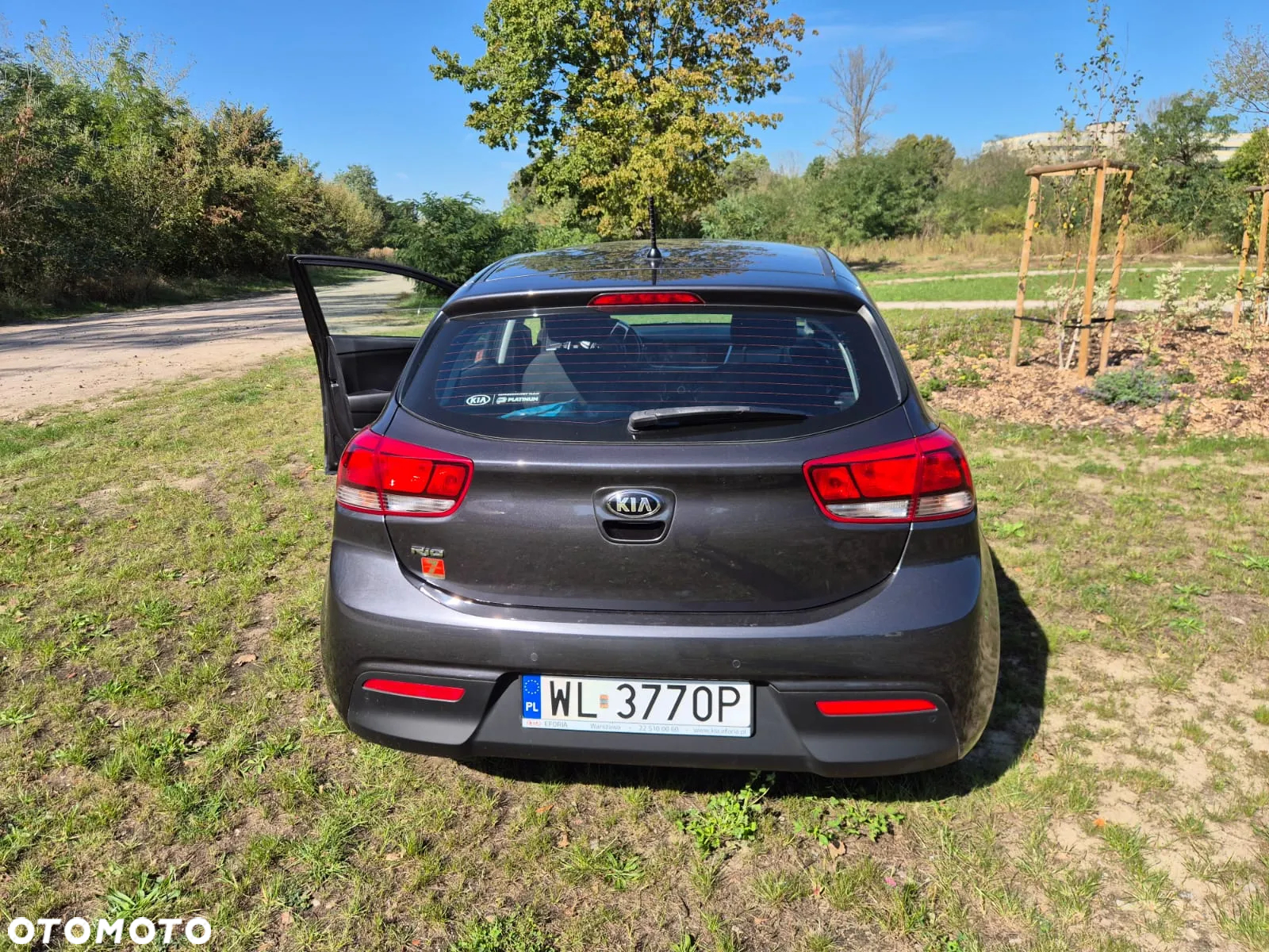 Kia Rio 1.2 L - 3