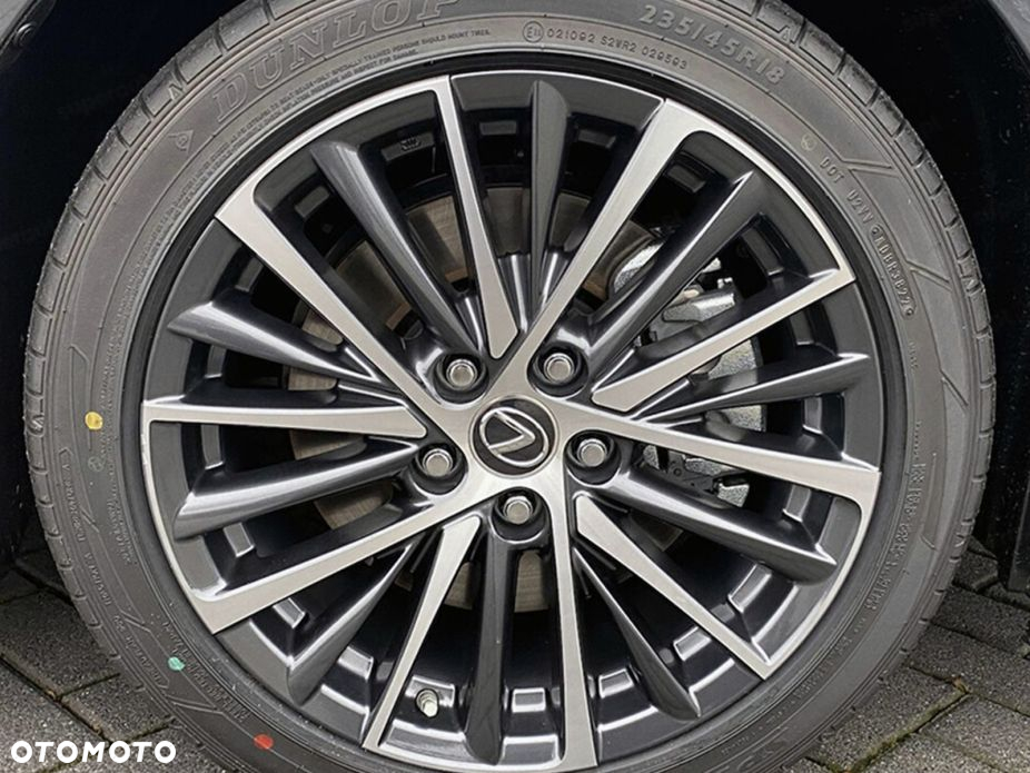 Lexus ES 300h Business Edition - 11