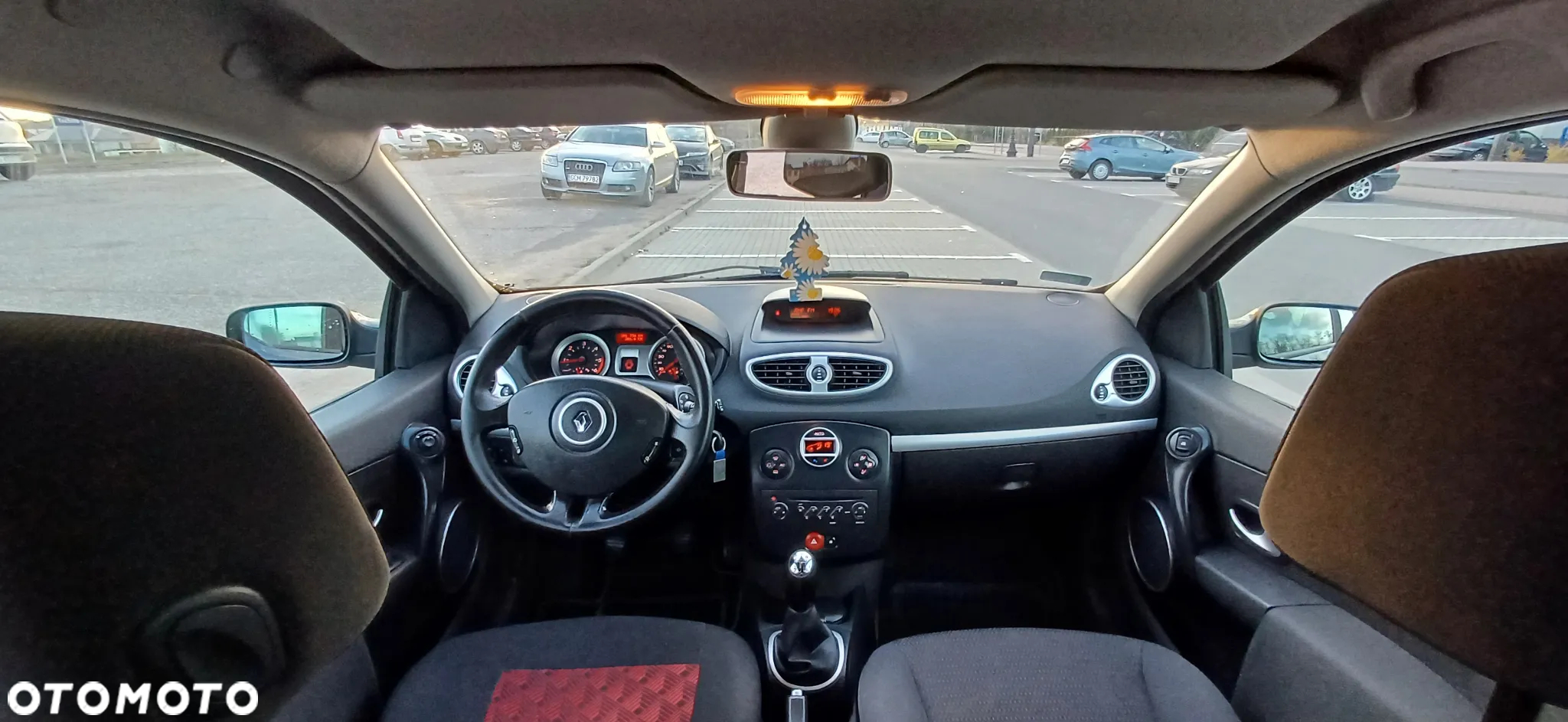 Renault Clio 1.5 dCi Grandtour Dynamique - 20