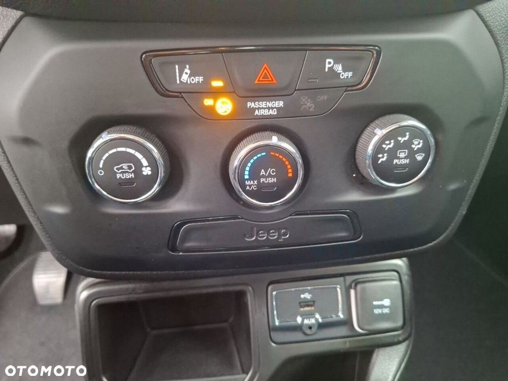 Jeep Renegade - 23
