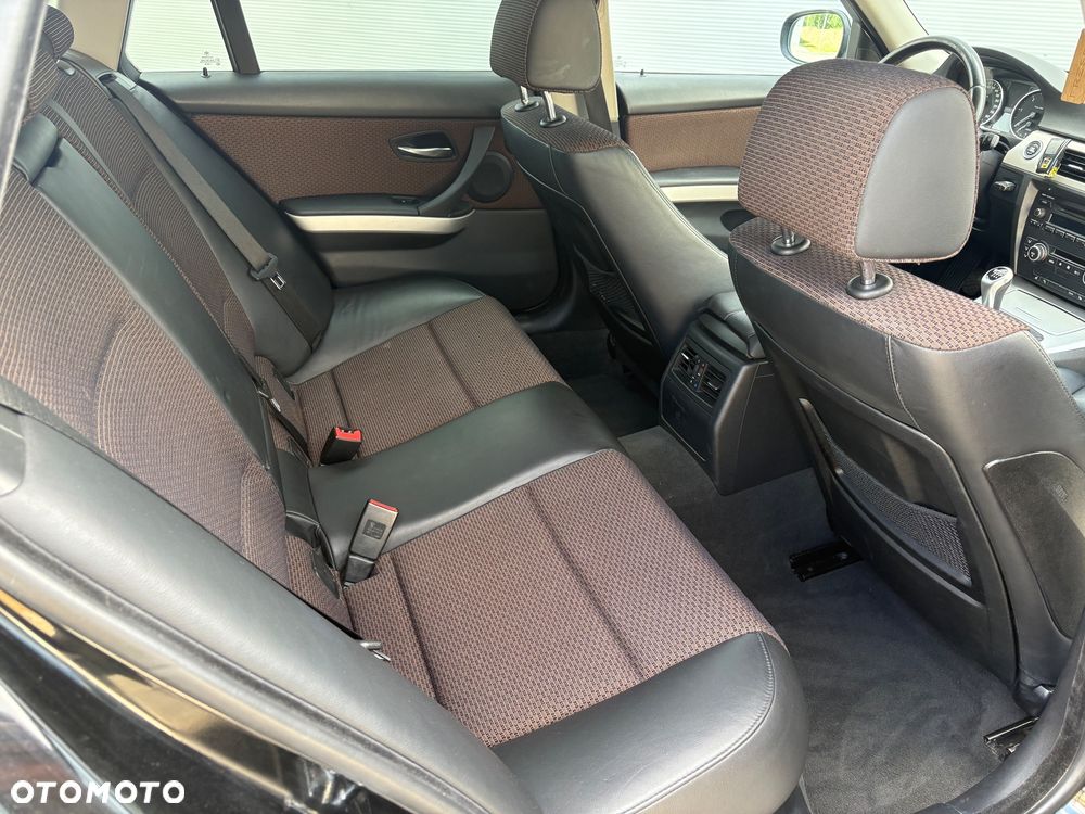 BMW Seria 3 318d DPF Edition Sport - 15