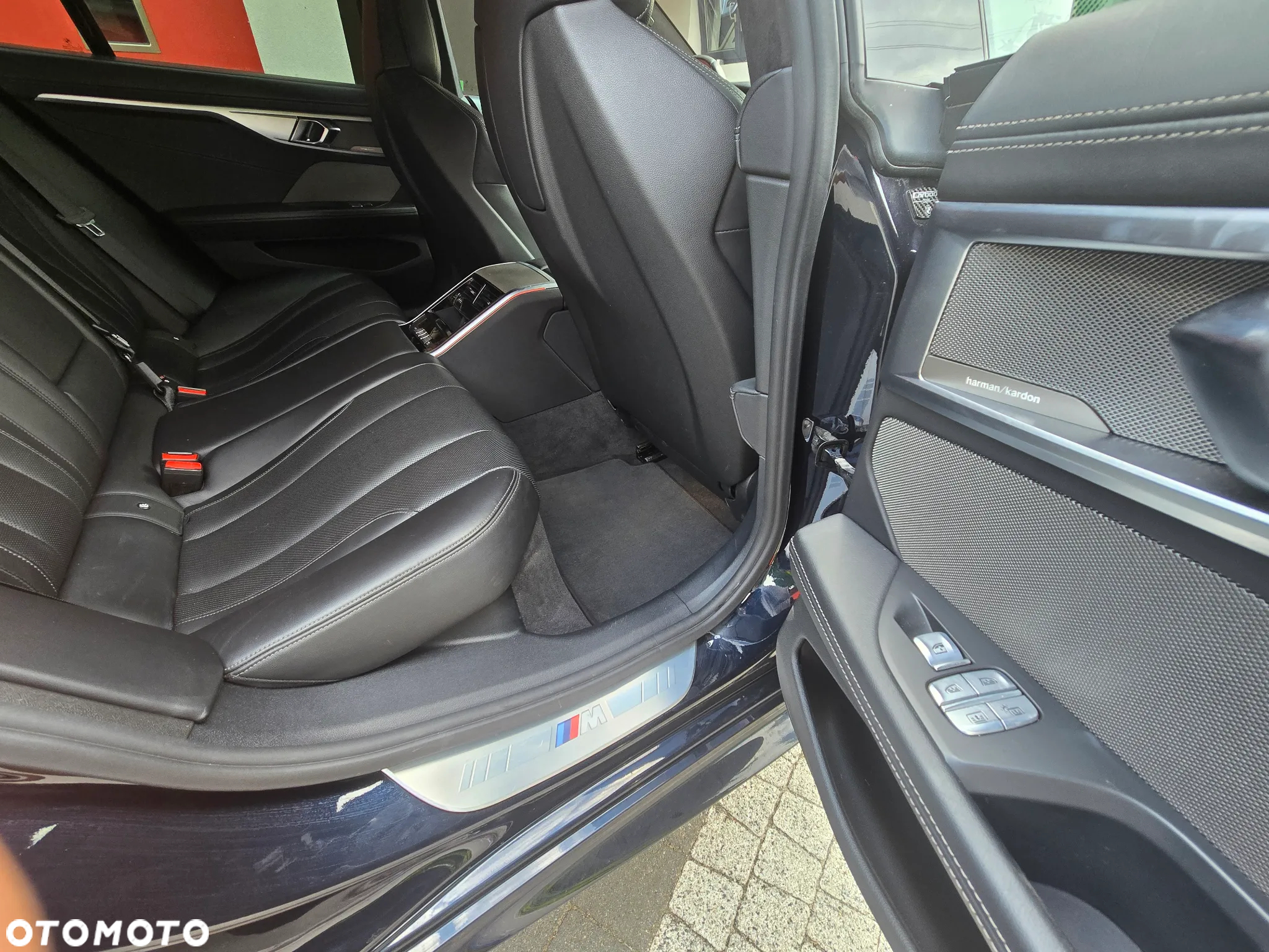 BMW Seria 8 M850i xDrive - 14